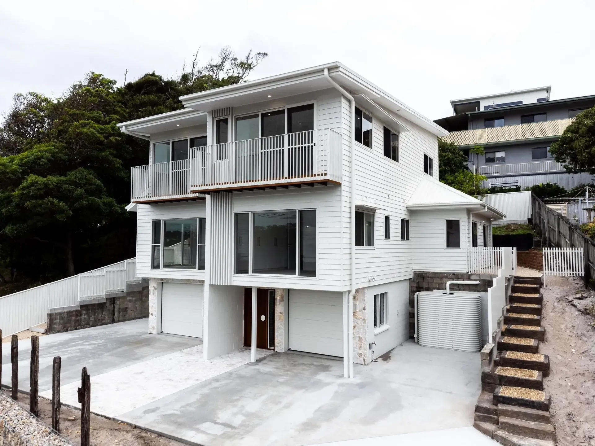 New coastal home in Tweed Heads by IVO Constructions — new home builders Tweed Heads.
