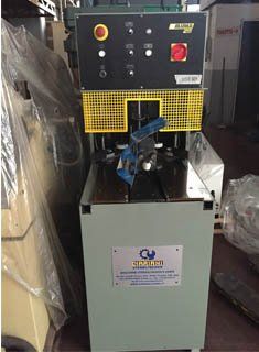 PULITRICE AD UN GRUPPO FRESE MARCA ALUMA