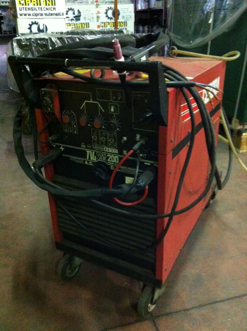 SALDATRICE A TIG MARCA CEBORA - MODELLO TIG STAR 200