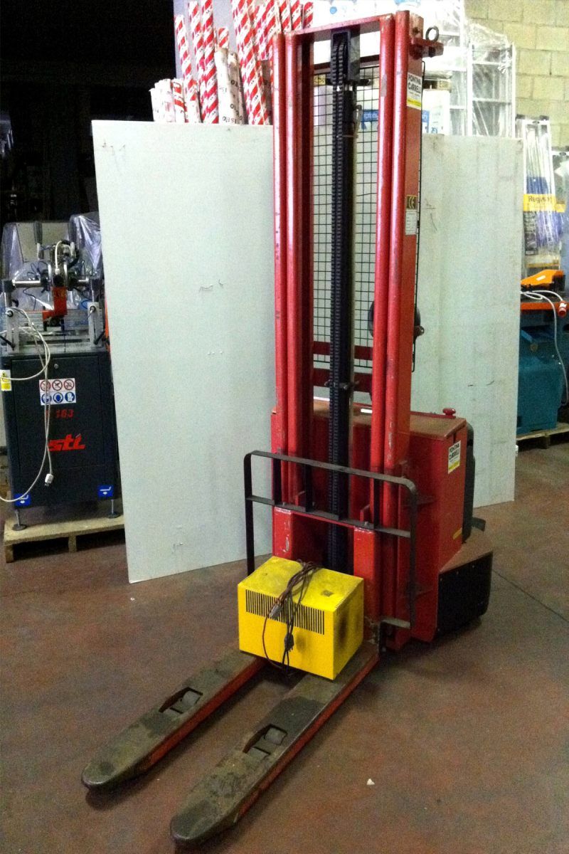 MULETTO ELETTRICO CON PEDANA POSTERIORE