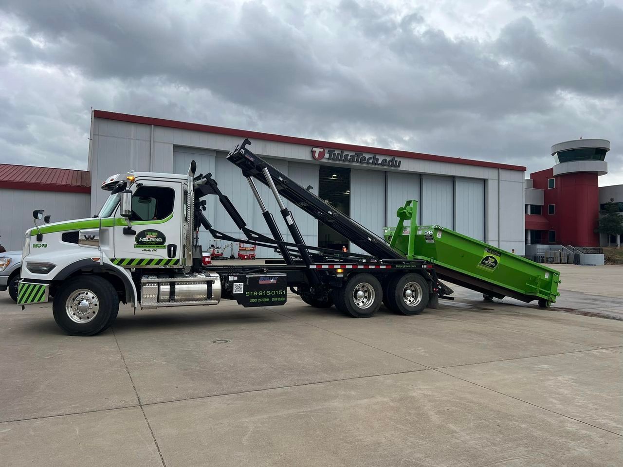 Why Tulsa Homeowners Choose Roll Off Dumpster Rentals for Renovation Projects