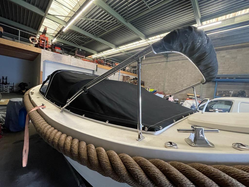 Reparatie bootkap sloep