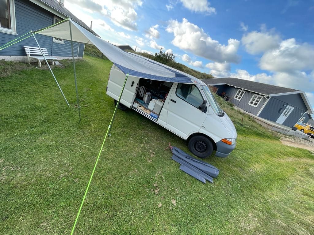 Luifel op maat gemaakt voor deze bus camper