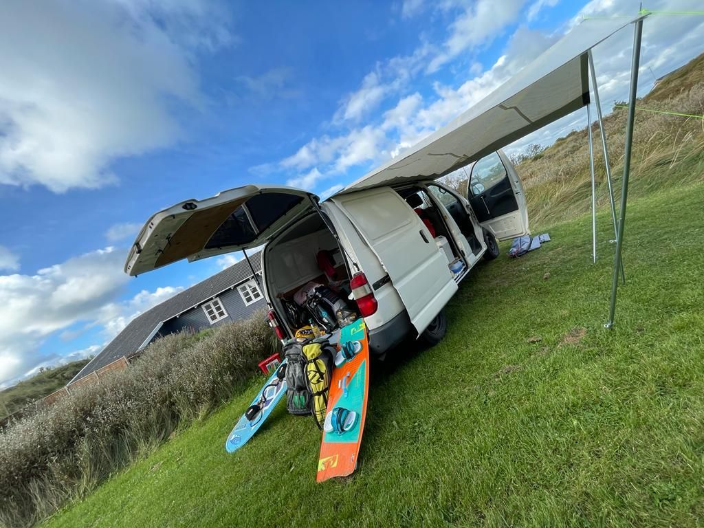 Luifel op maat gemaakt voor deze bus camper