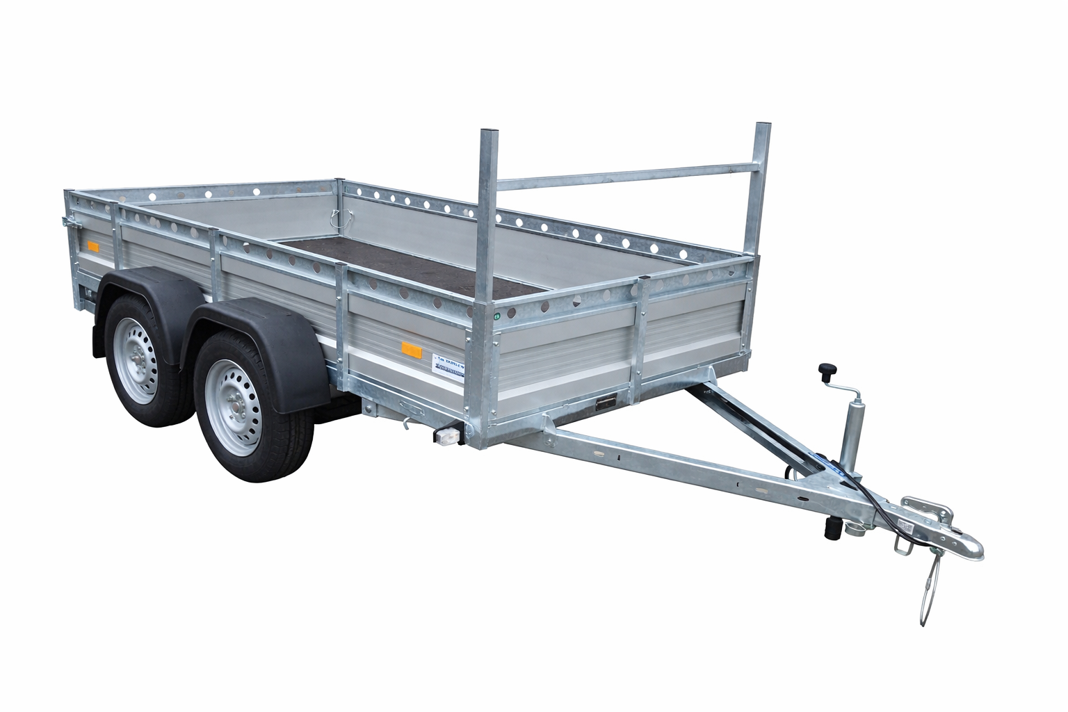 Een gegalvaniseerde tandemasser aanhanger met imperiaal, afgebeeld tegen een witte achtergrond.