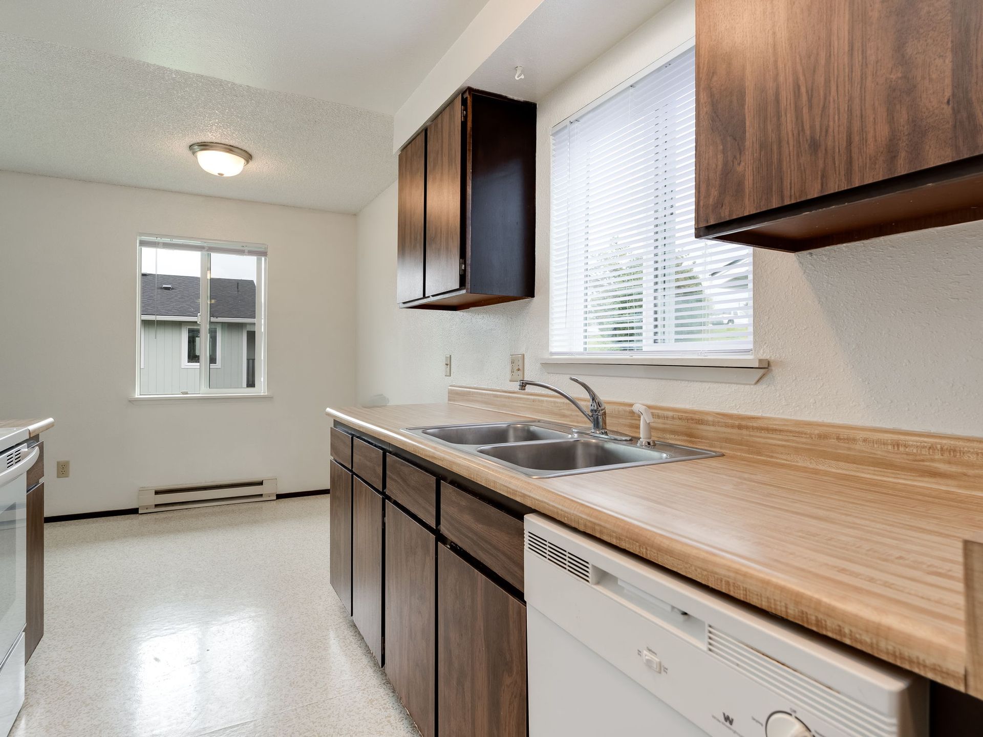Southridge Apartments 2Bed/1Bath kitchen with dishwasher.