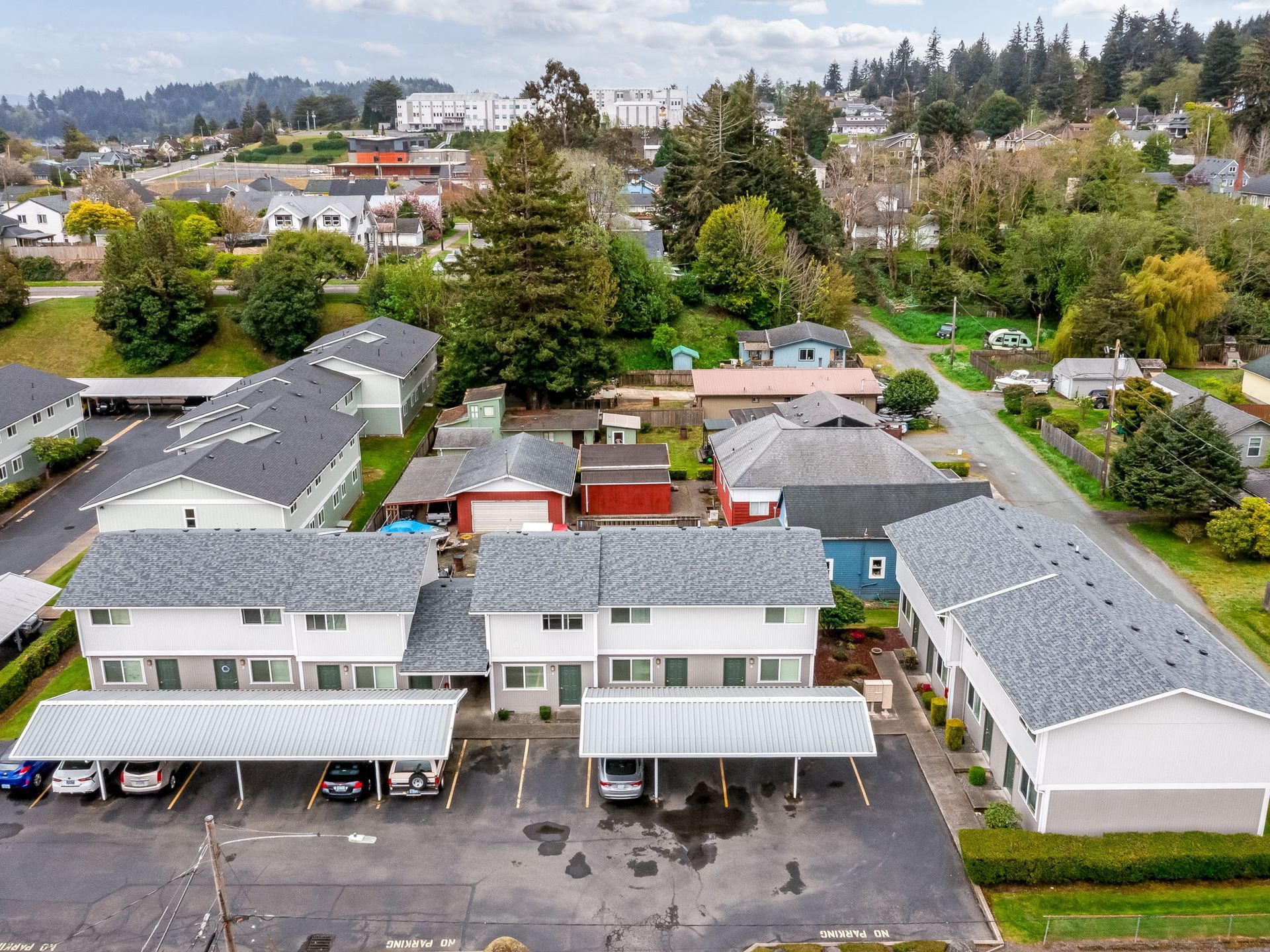 Aerial view of the Southridge Apartments Townhomes.