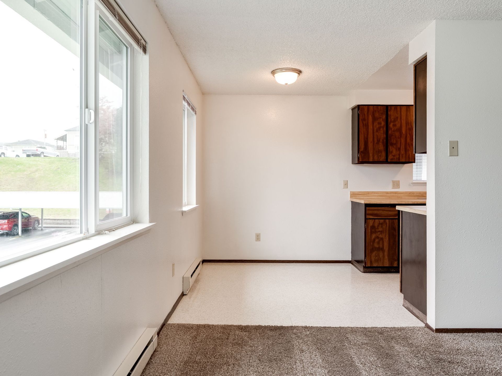 Southridge Apartments 2Bed/1Bath dining room.