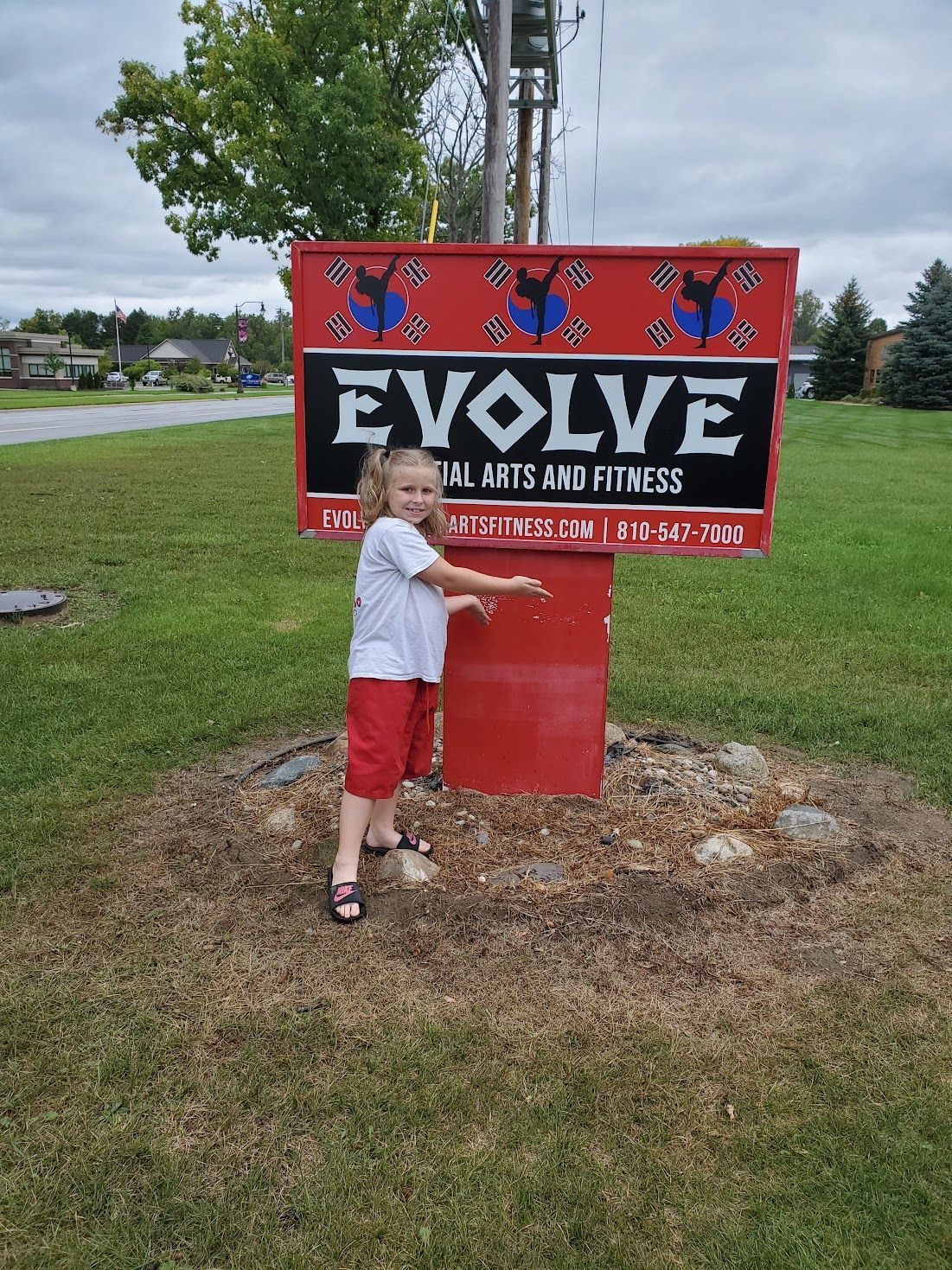 The word placeholder is on a gray background.