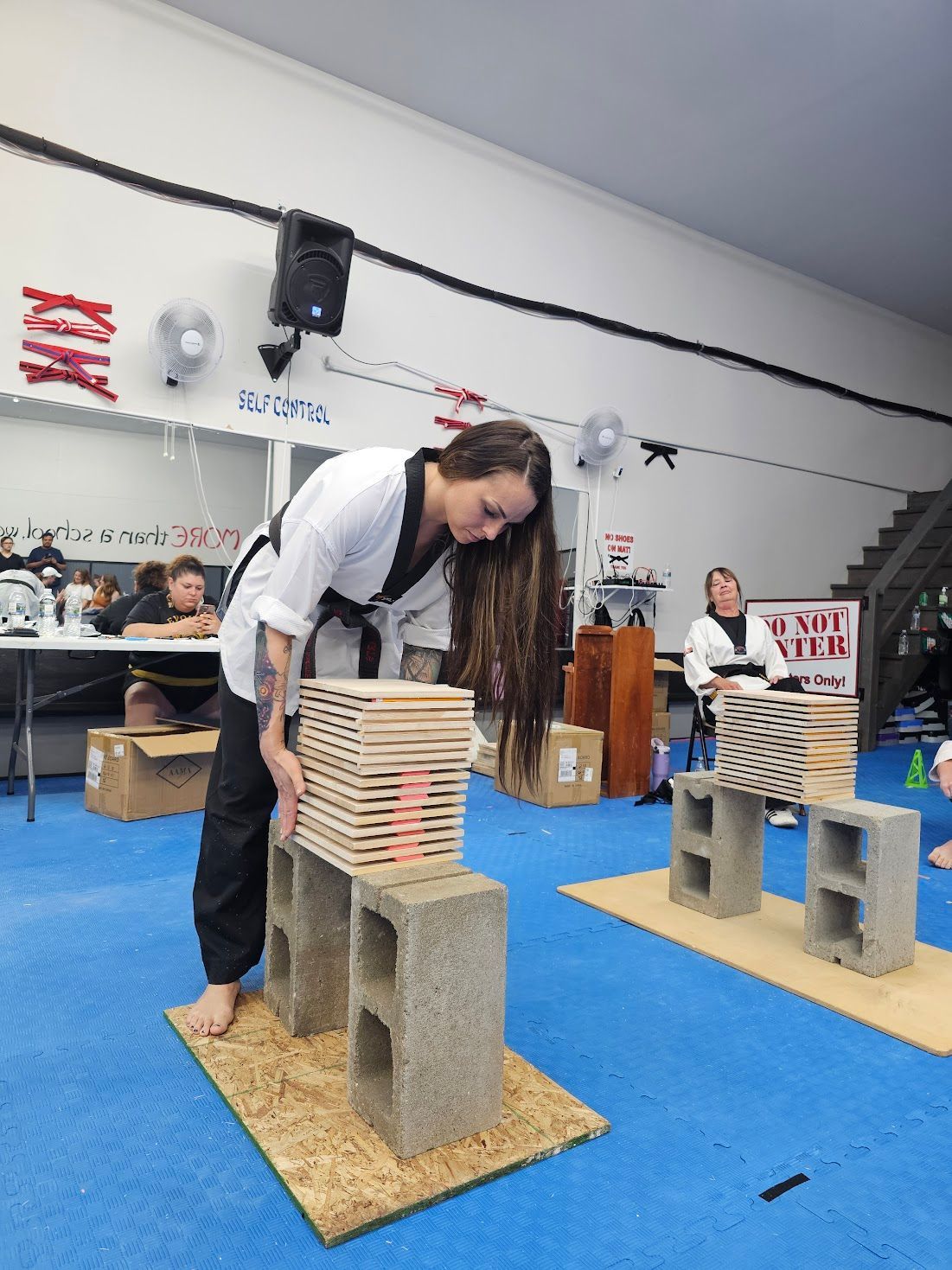 The word placeholder is on a gray background.