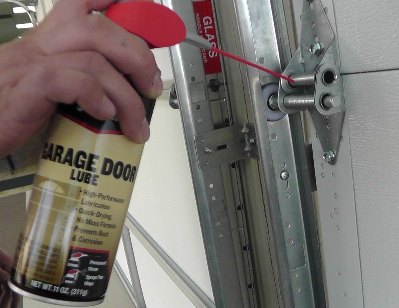 Lubing Garage Door