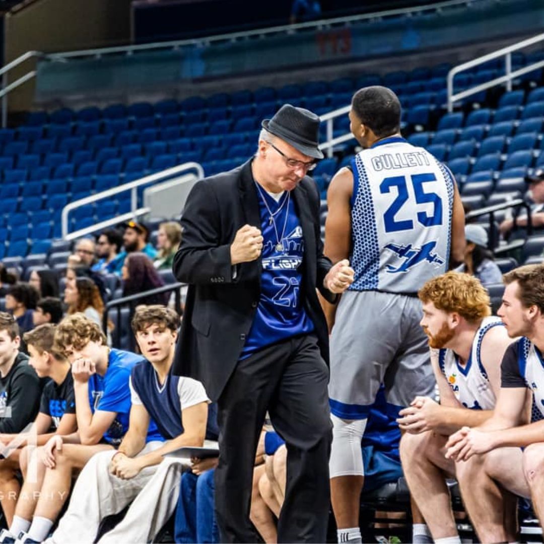 A basketball player with the number 25 on his back
