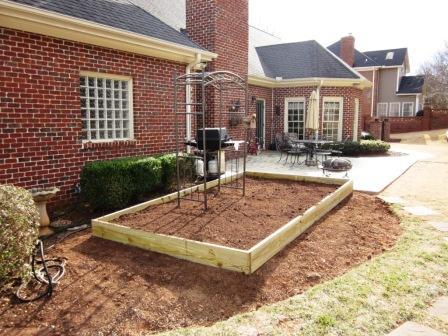 Rectangular Garden Box with Metal Arch