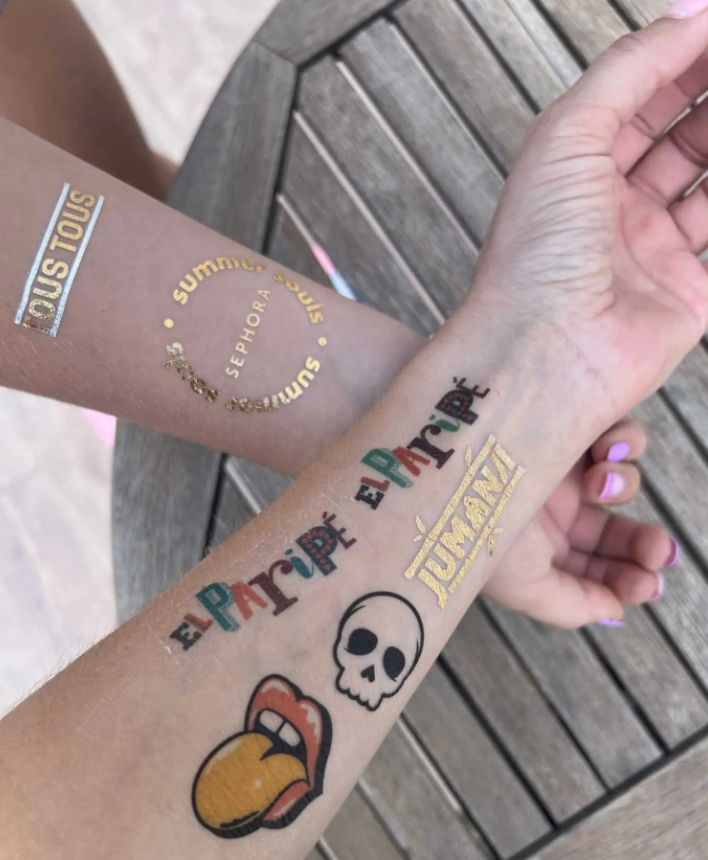 tatuaje temporal metalizado