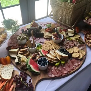 corporate-event-charcuterie-board-display.