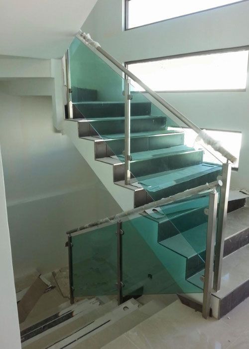 VALL CANCELERÍA Y ALUMINIO - Barandales de acero