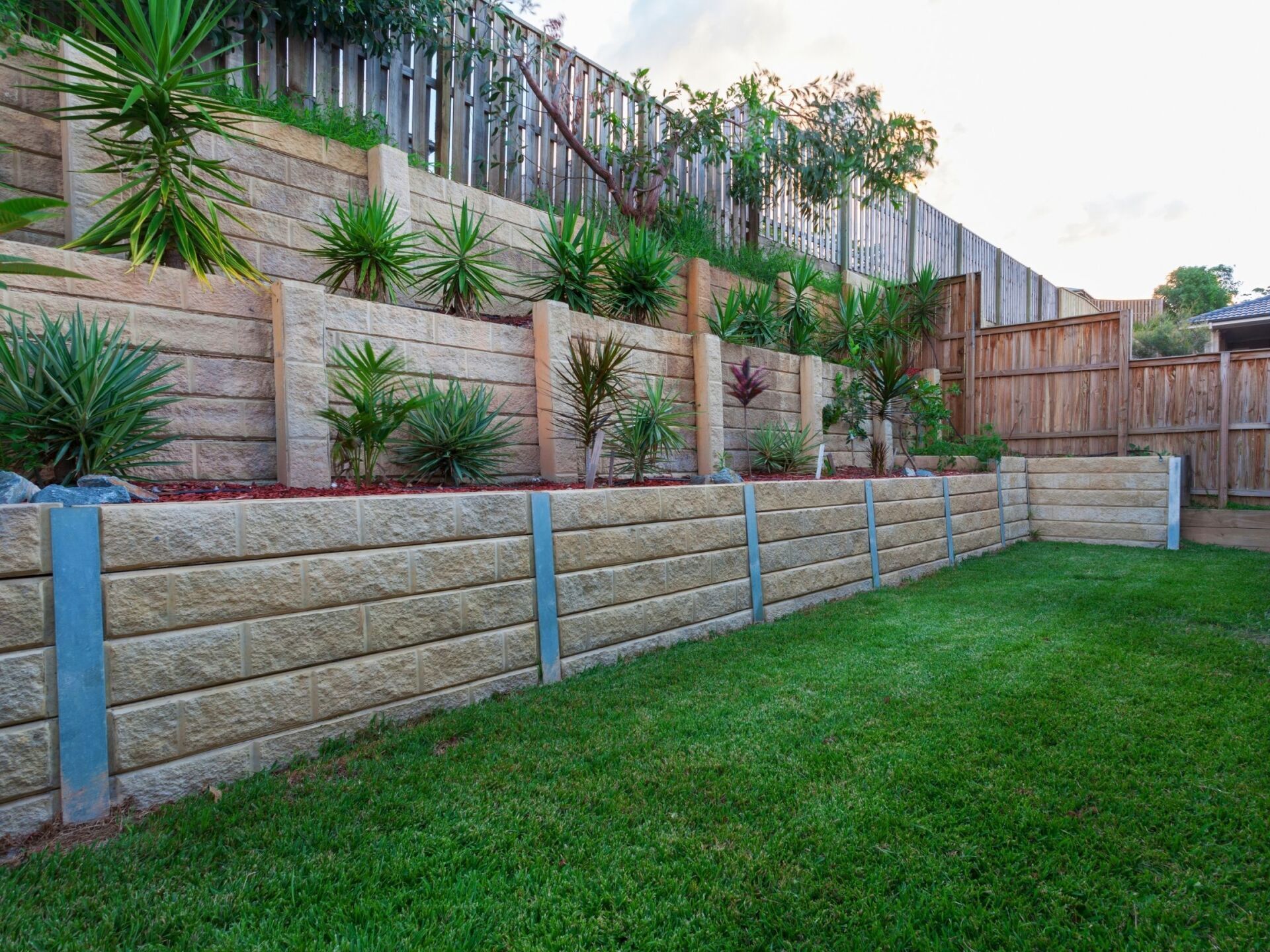 retaining wall built in texas