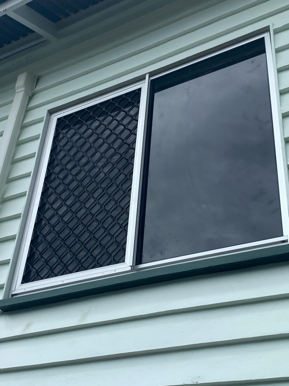 Window With Aluminium Frame — Hervey Bay Glass Glazing & Screens In Pialba, QLD