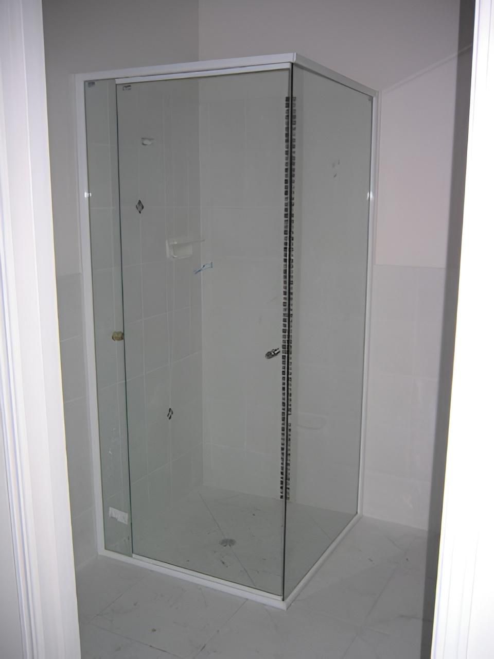 Bathroom With Shower Screen — Hervey Bay Glass Glazing & Screens In Pialba, QLD