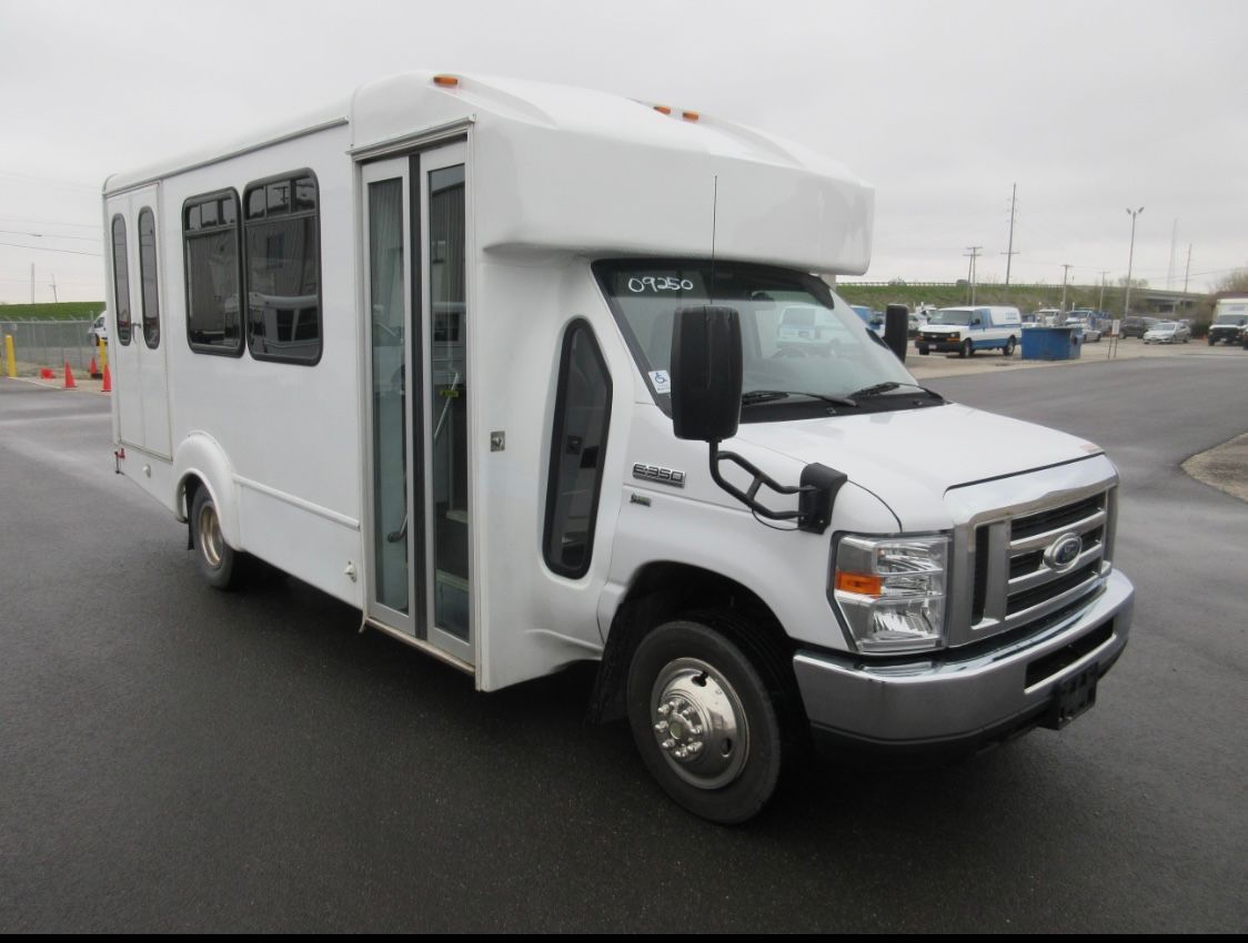 Shuttle Bus  4 hour Minimum Private Family and Friends Reservations/ Events