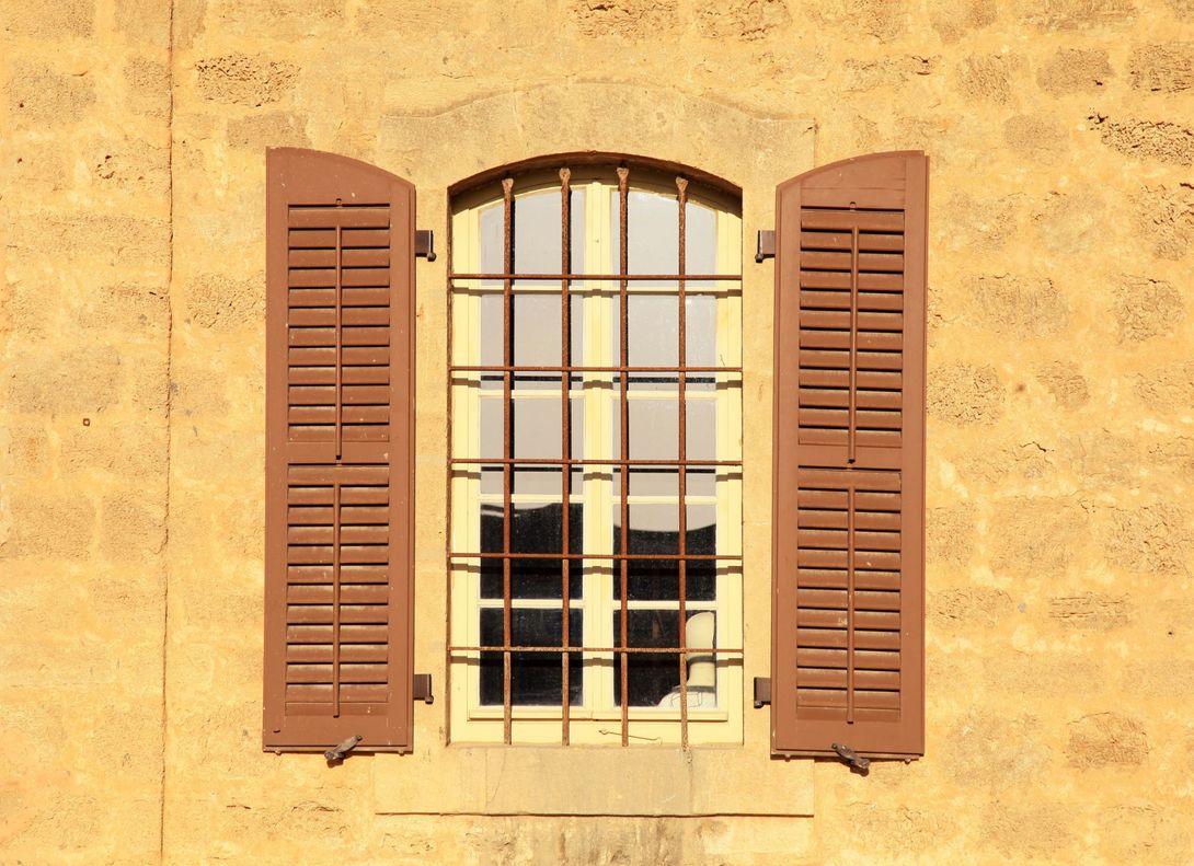 finestre in legno con doppia anta