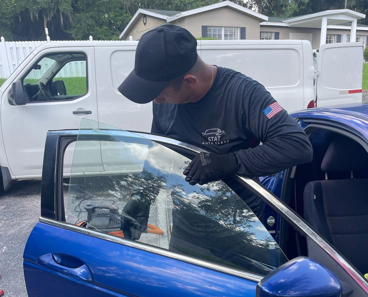 Toyota Highlander Windshield Replacement in Orlando, FL Toyota Highlander Windshield Replacement in Orlando, FL
