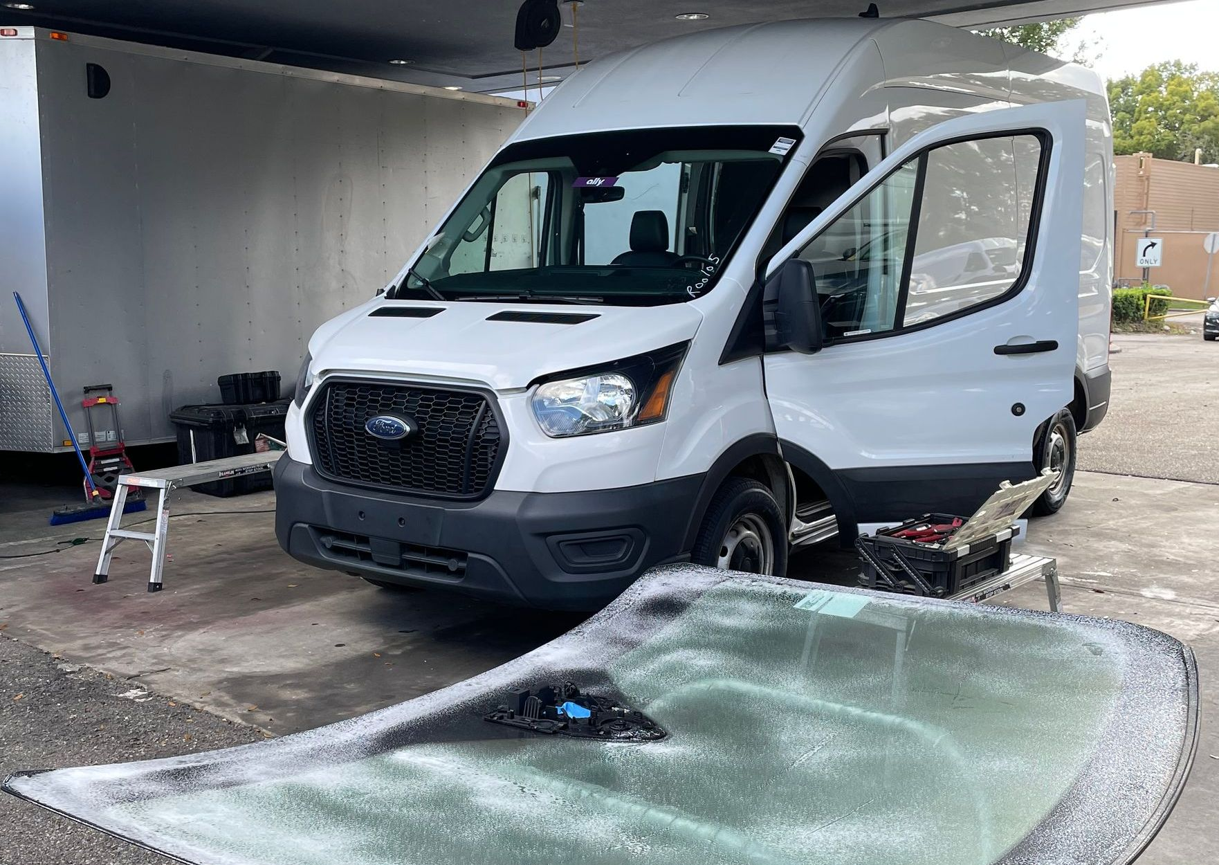 Fleet vehicle glass repair near Orlando, FL