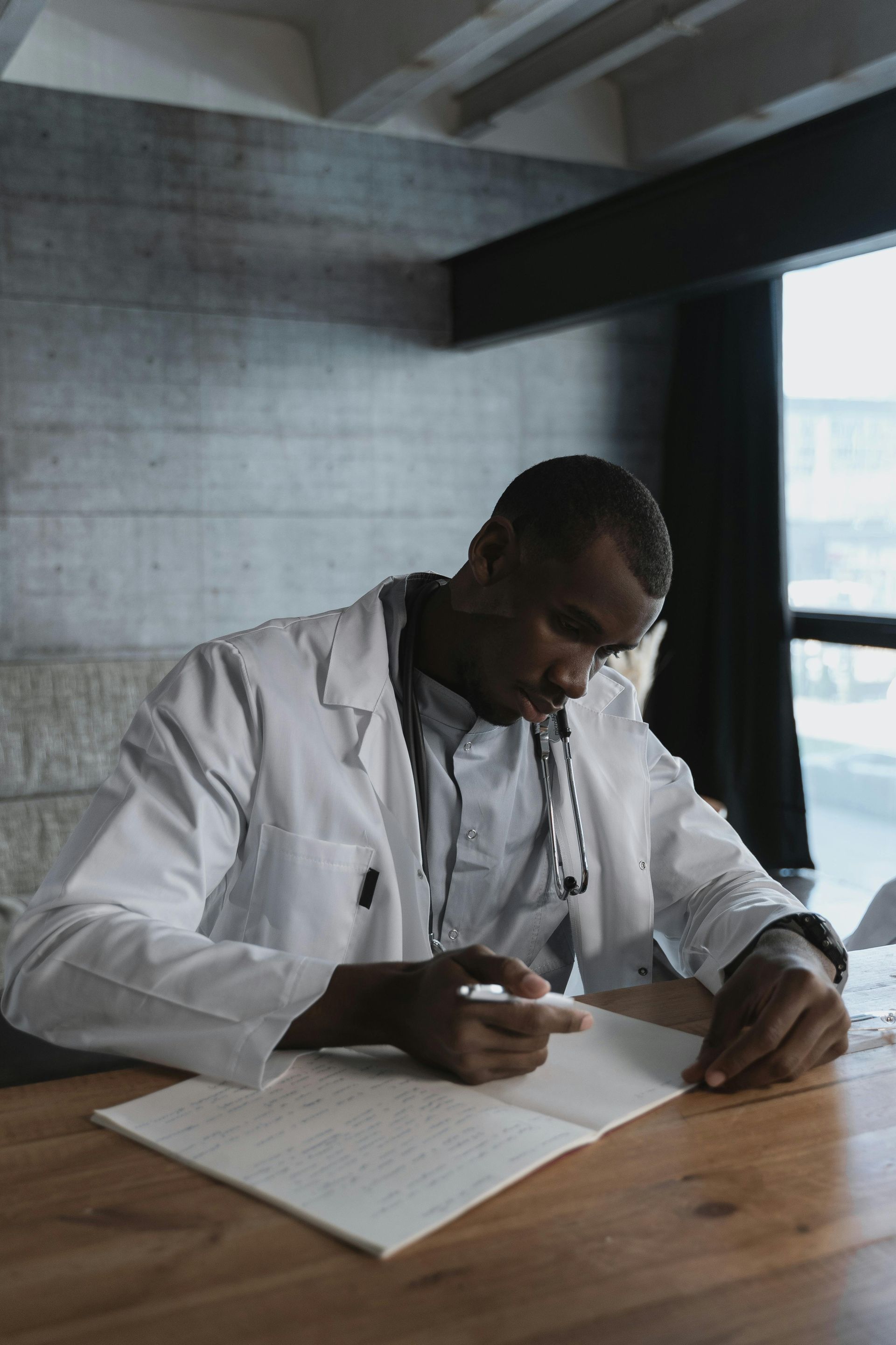 Why Hospitals and Labs Are Switching to Dedicated Medical Courier Services