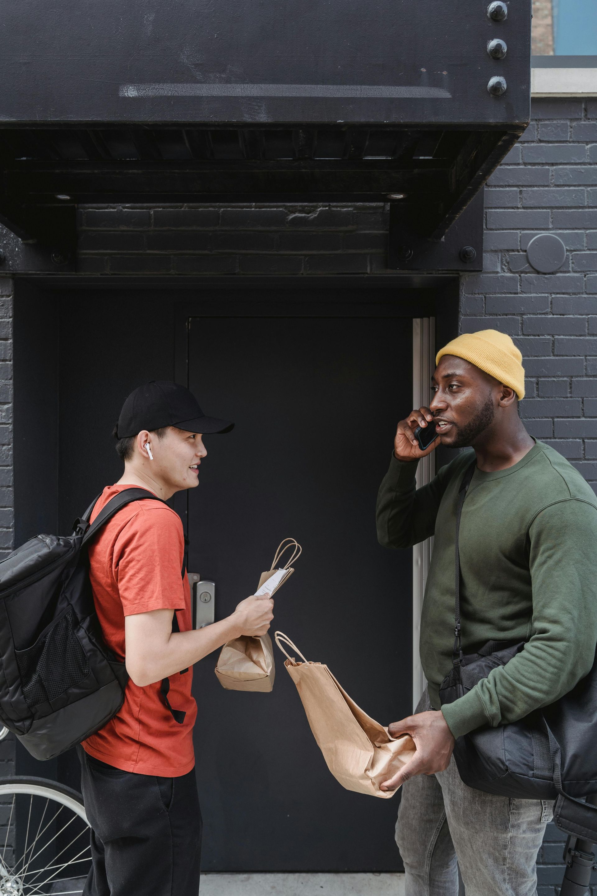 The Critical Difference Between Regular Couriers and Medical Couriers