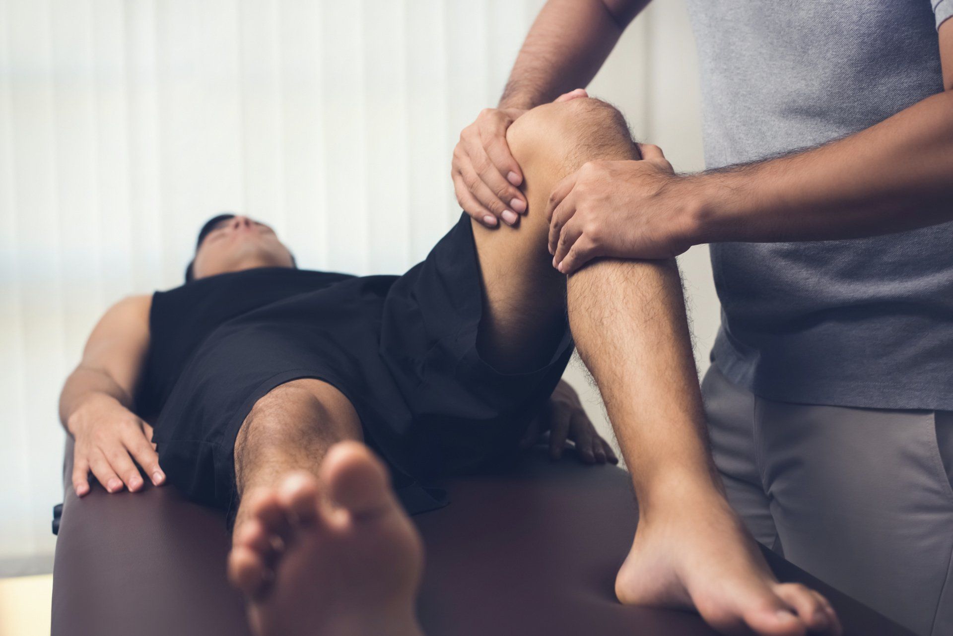 injured knee physical therapy