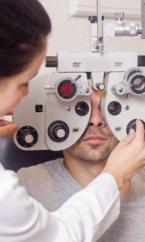 Local Patient Receiving Eye Exam in Kenmore, NY