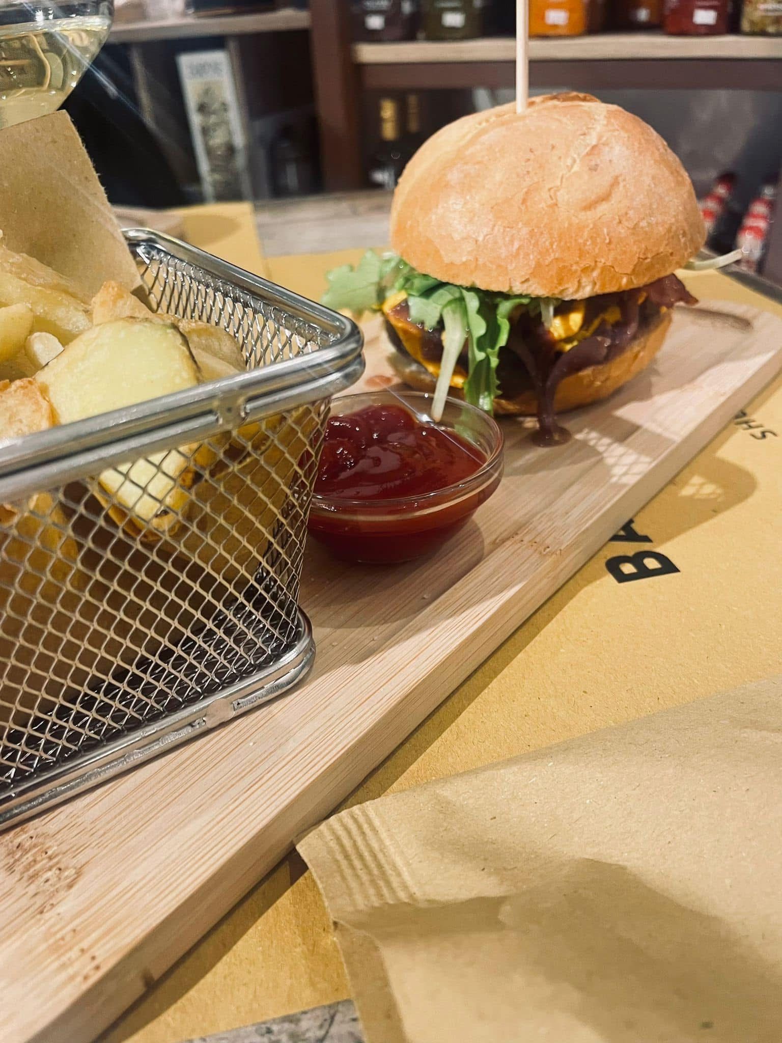 Hamburger e patatine