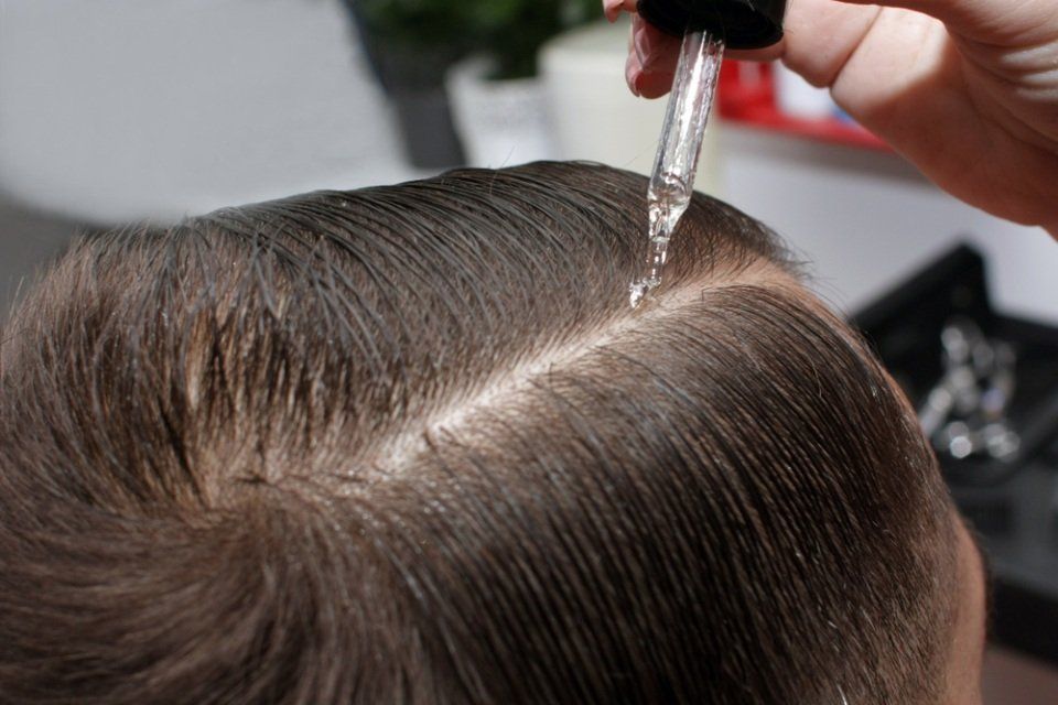 Trattamento rinforzante capelli