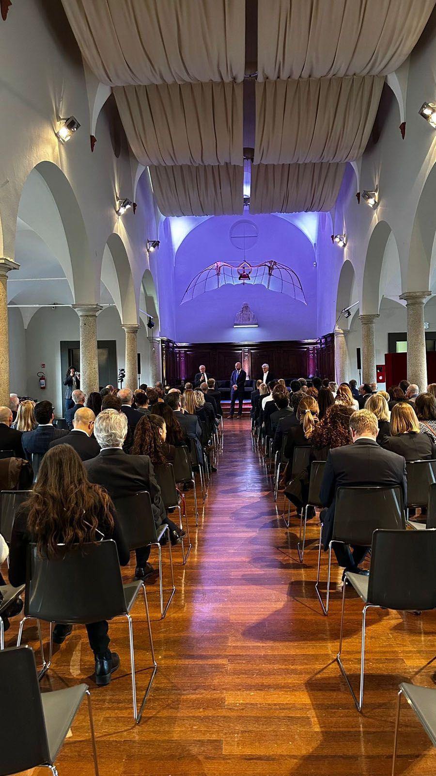 Anello diamante taglio a cuore