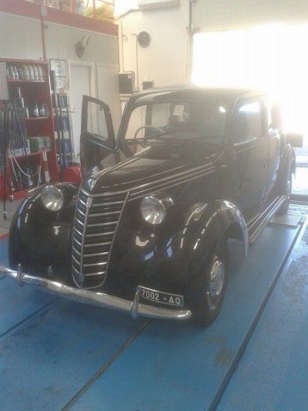 riparazione macchina d'epoca