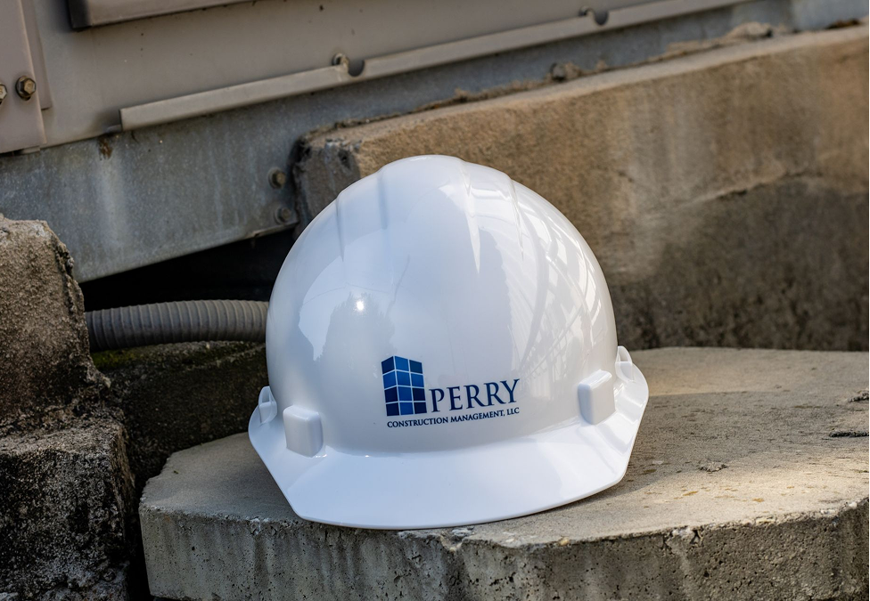 White hard hat with