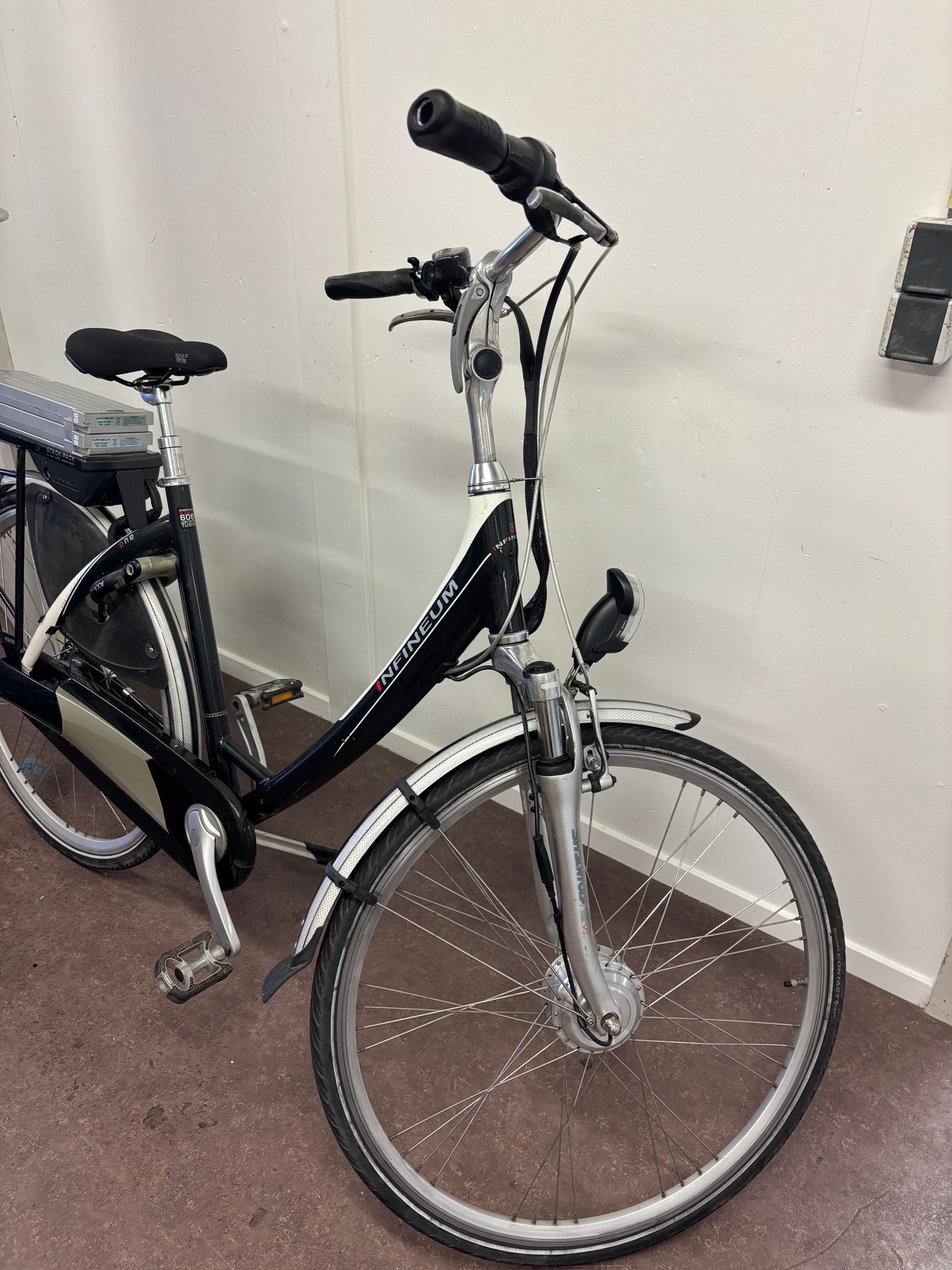 Infineum elektrische dames fiets