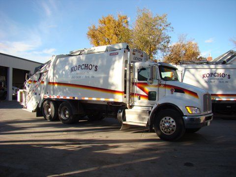 Weekly trash collection services for recycle in York, NE