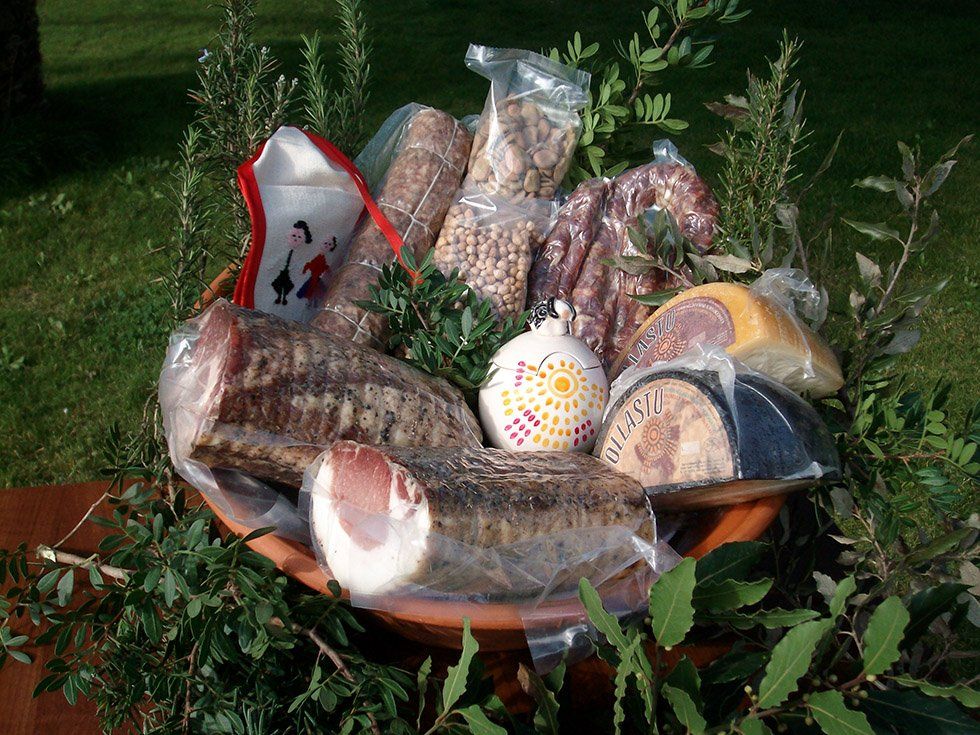 Vendita prodotti della Fattoria Su Stai