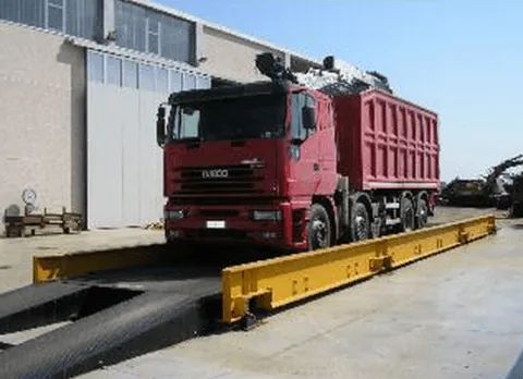 Mezzo per recupero rottami ferrosi