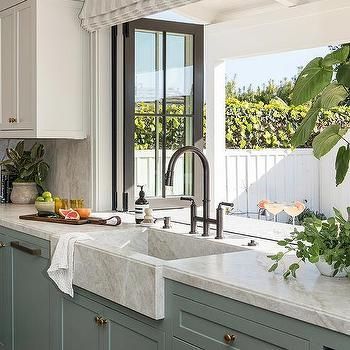 Accordion window Virginia