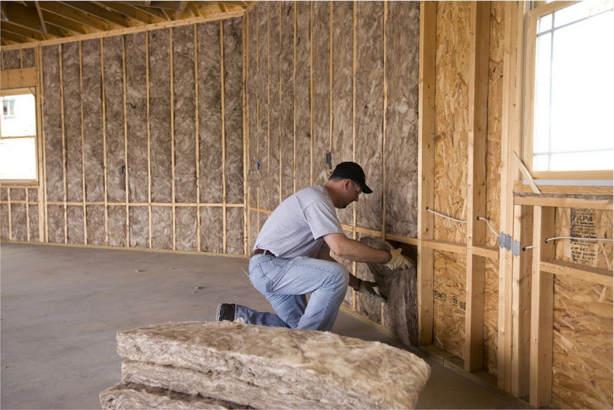 Installing insulation in hampton roads, va
