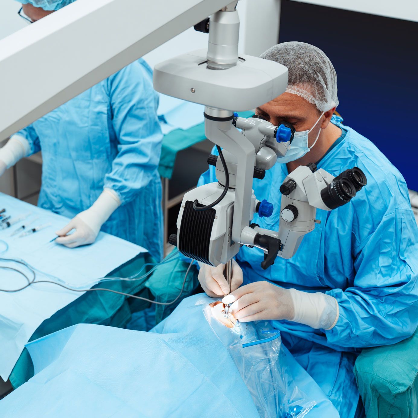 DR. EDUARDO CADENA ESPINOSA