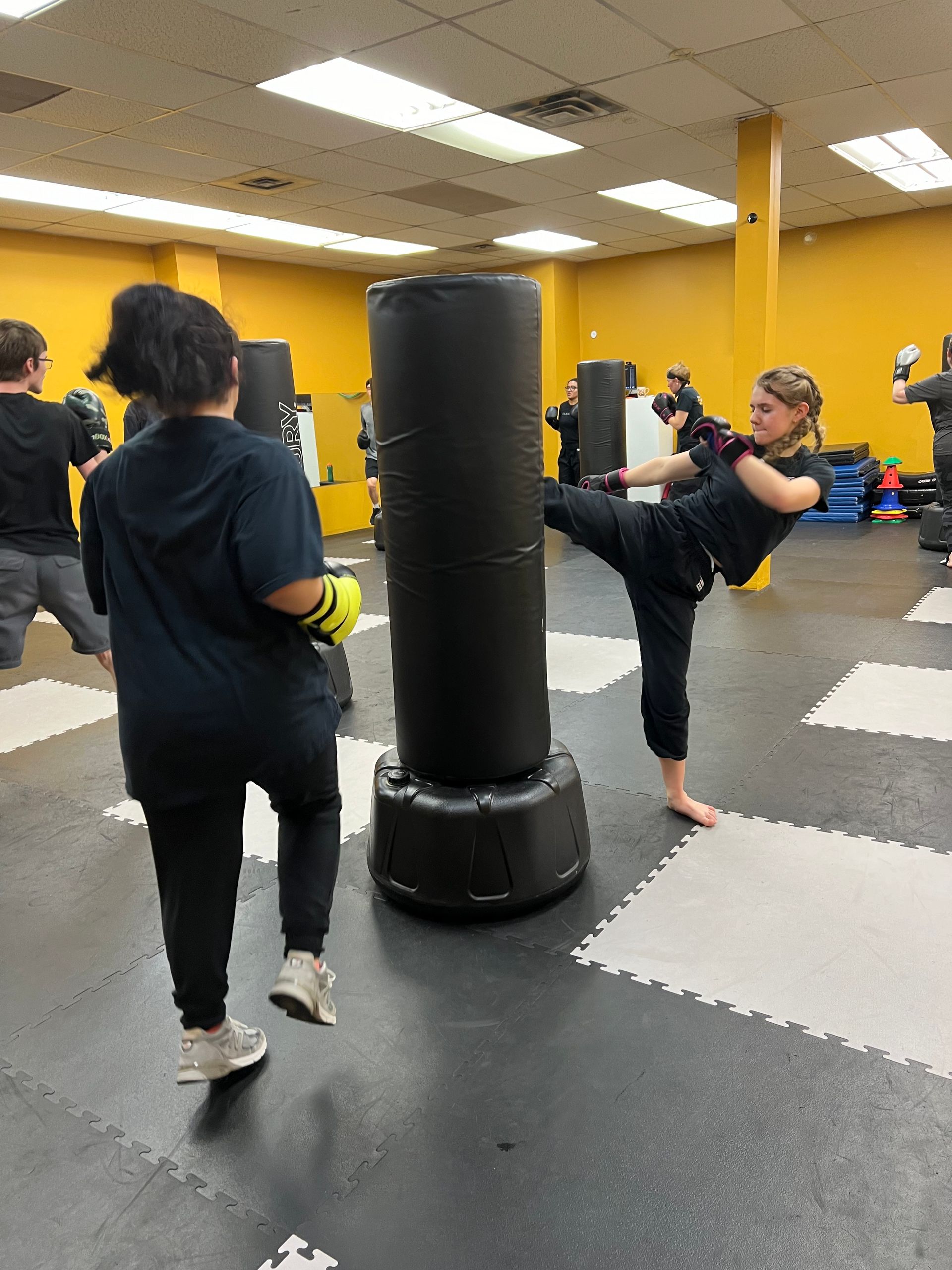 Fitness Kickboxing bag drills