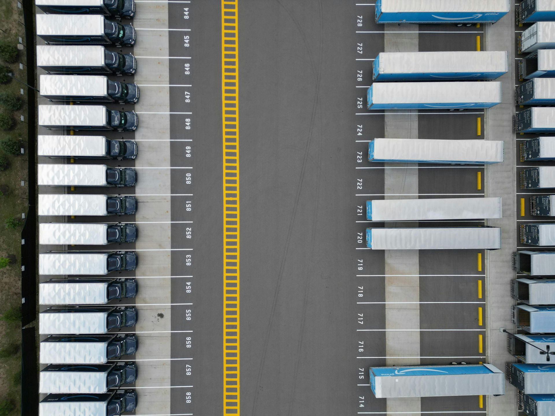 grocery store logistics