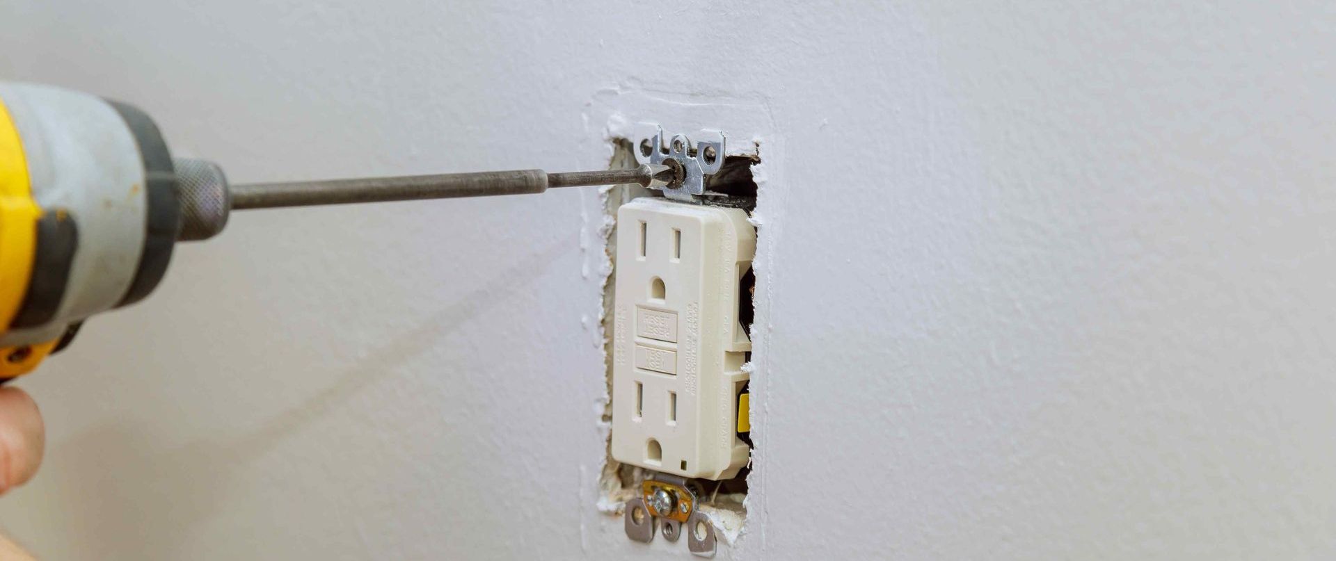 Installing GFCI Outlet