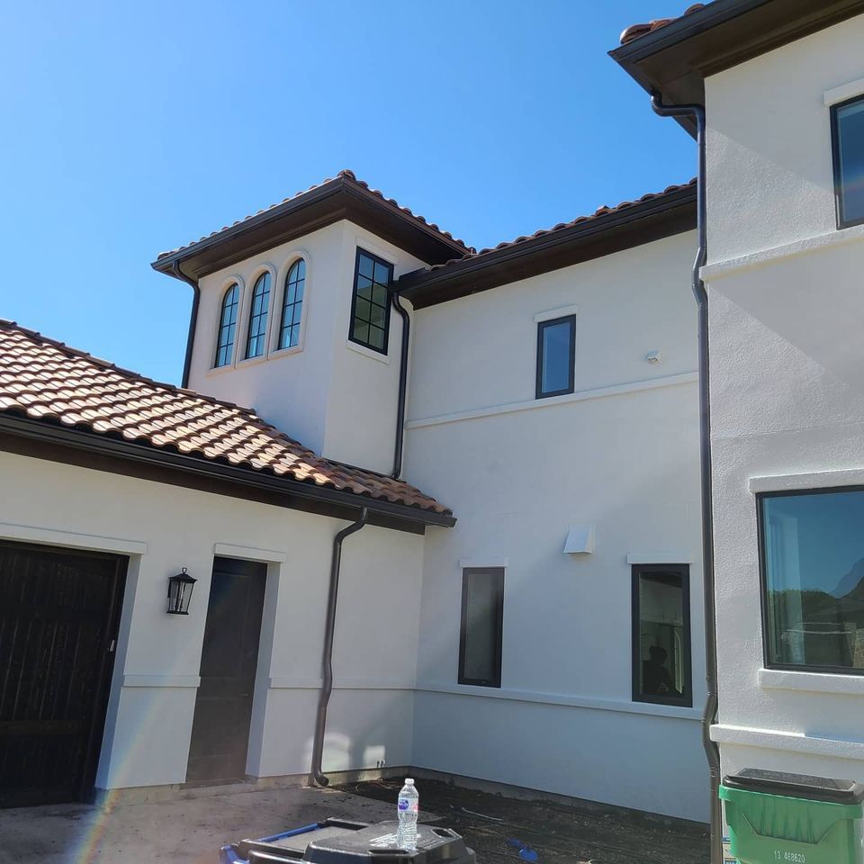 SEAMLESS GUTTERS