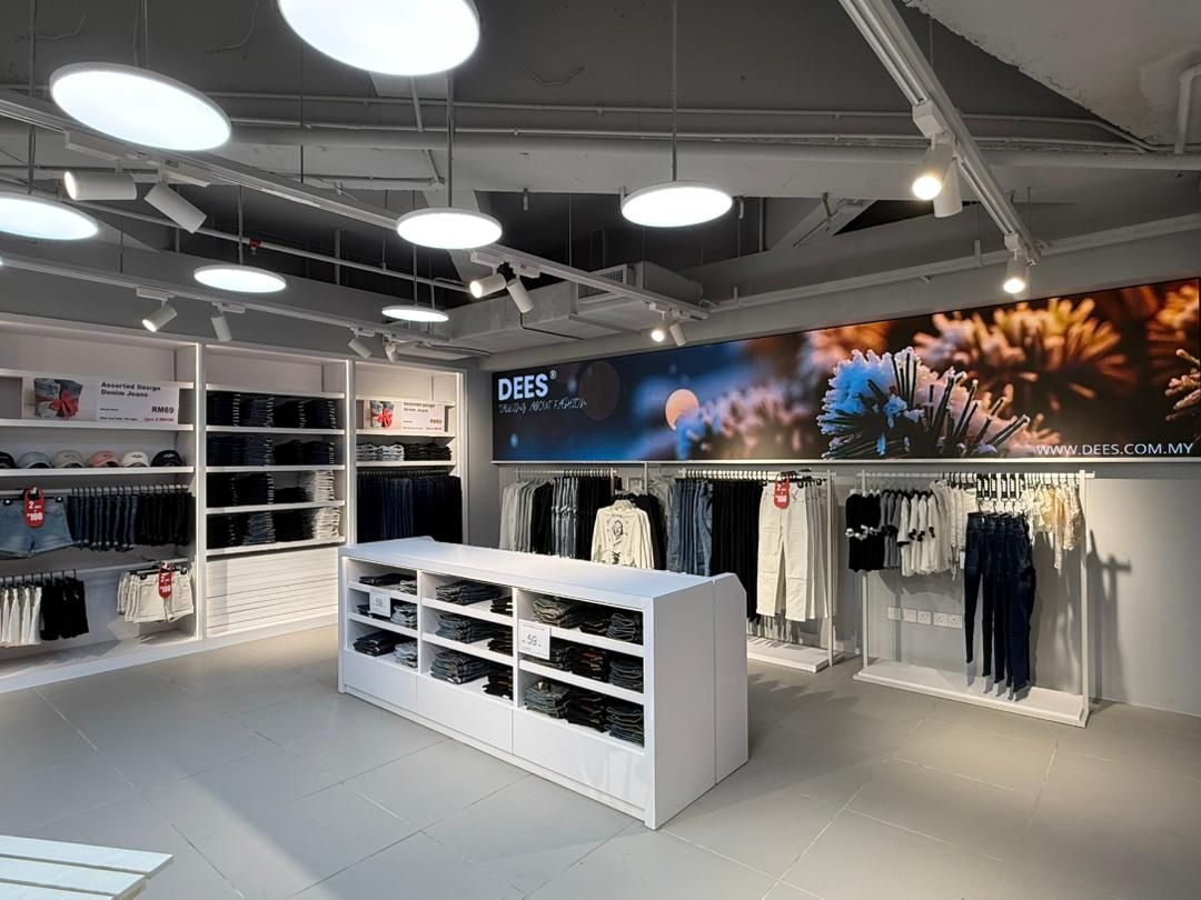 Locate DEES Store