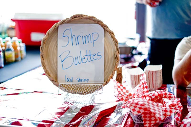 A sign that says shrimp balettes on it