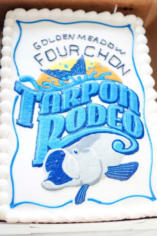 A cake that says tarpon rodeo on it